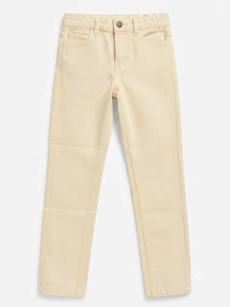 La Halle-pantalon slim avec quatre couleurs.