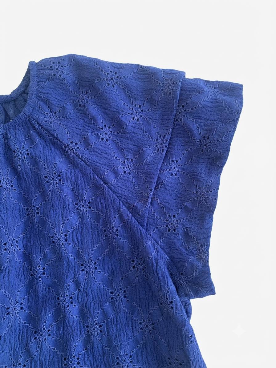 Kiabi-Blouse fille en broderie anglaise – Bleu roi et balnc – Image 3